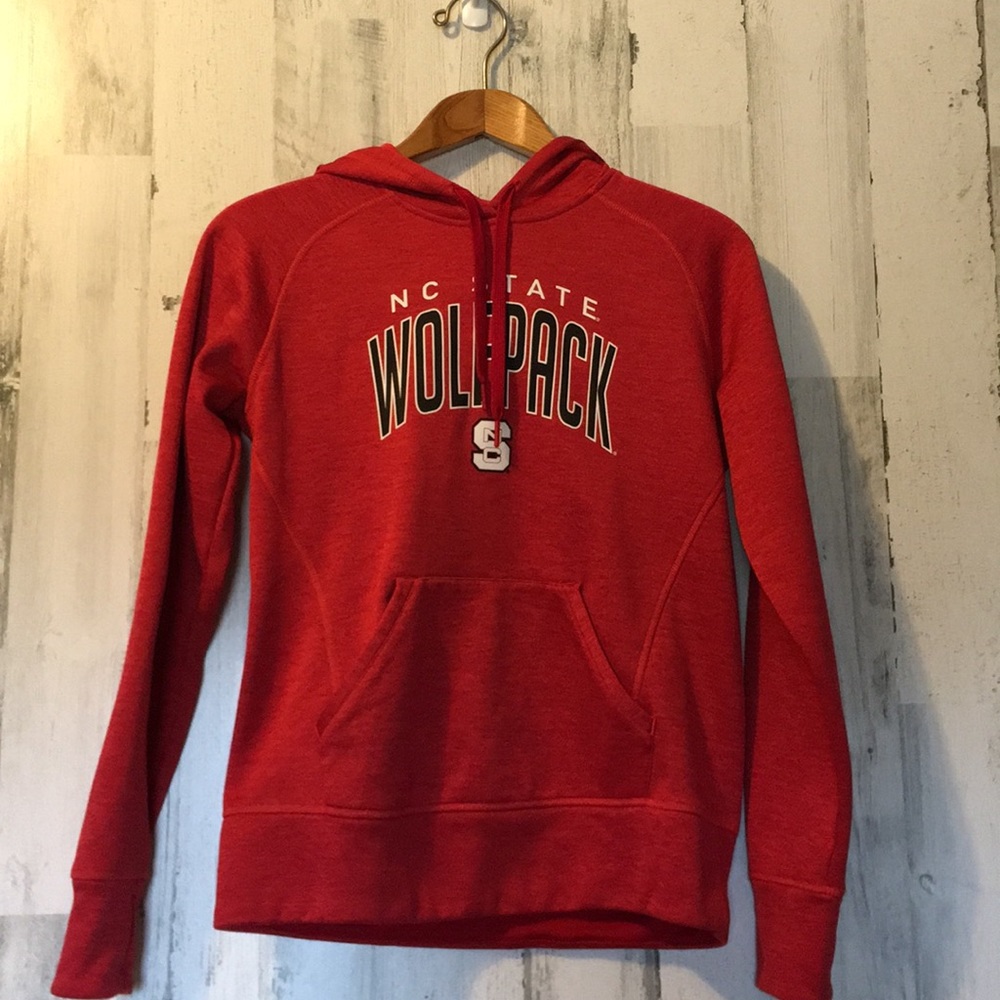 G8- North Carolina Women’s Small Adidas NC Wolf pack hooded Sweatshirt hoodie